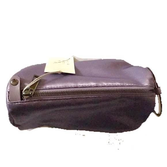 A New Day Soft Amethyst Cosmetic Accessory Case - Picture 2 of 4